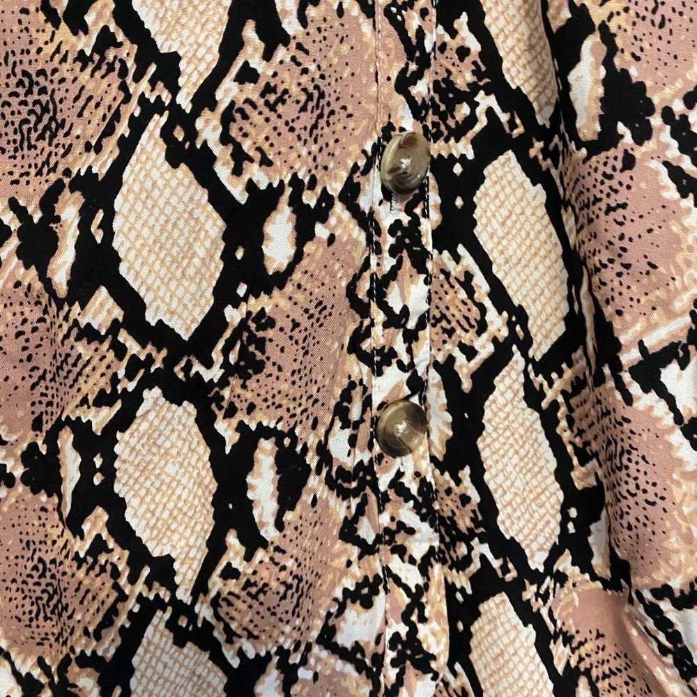 NWT Miami SNAKESKIN BUTTON DETAIL SKIRT - Picture 2 of 4